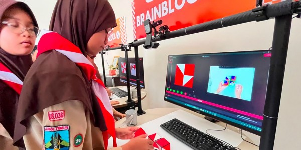 Otak-Atik Merah Putih, PENS Kenalkan AI dan Permainan Tradisional kepada Siswa SD