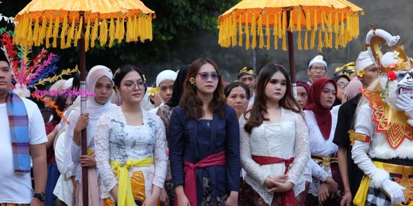 Rayakan HUT ke-81 RI, Mercure Surabaya Grand Mirama Meriahkan Kota dengan Karnaval Nusantara