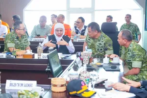 Karhutla Jatim Capai 11.449 Hektare, Khofifah Perkuat Mitigasi Bersama BNPB dan TNI