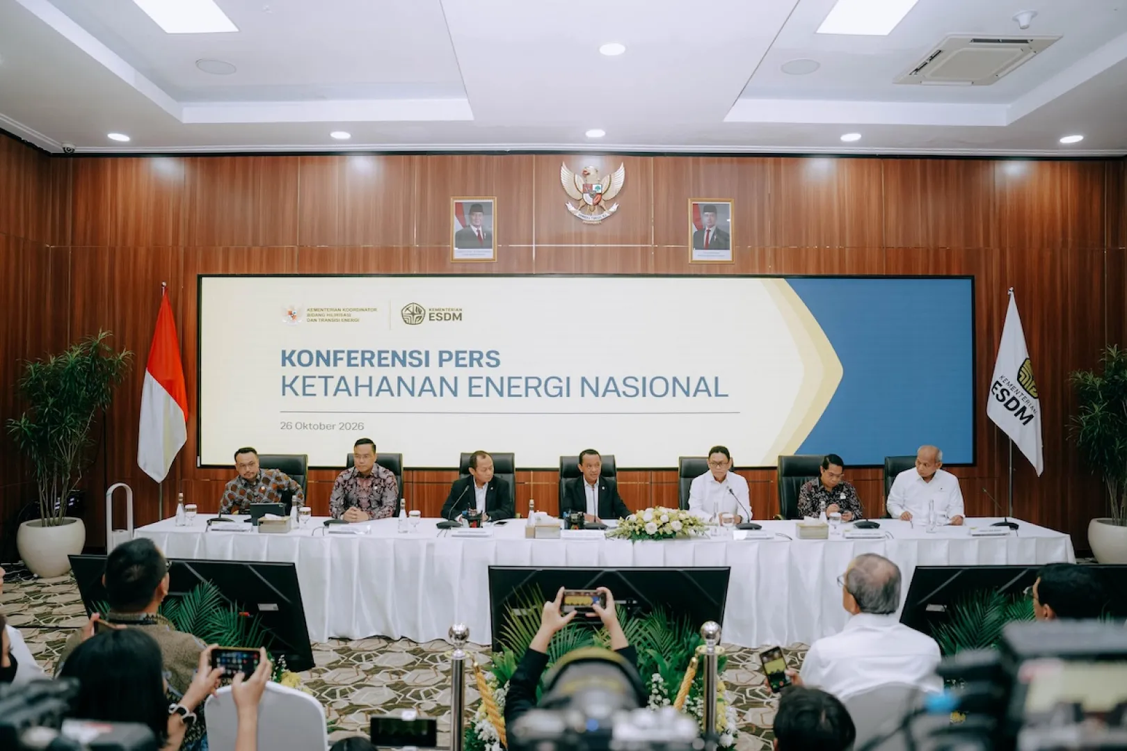 Sentil Singapura, Bahlil: Jangan Ajari Kami Soal Komitmen Kontrak