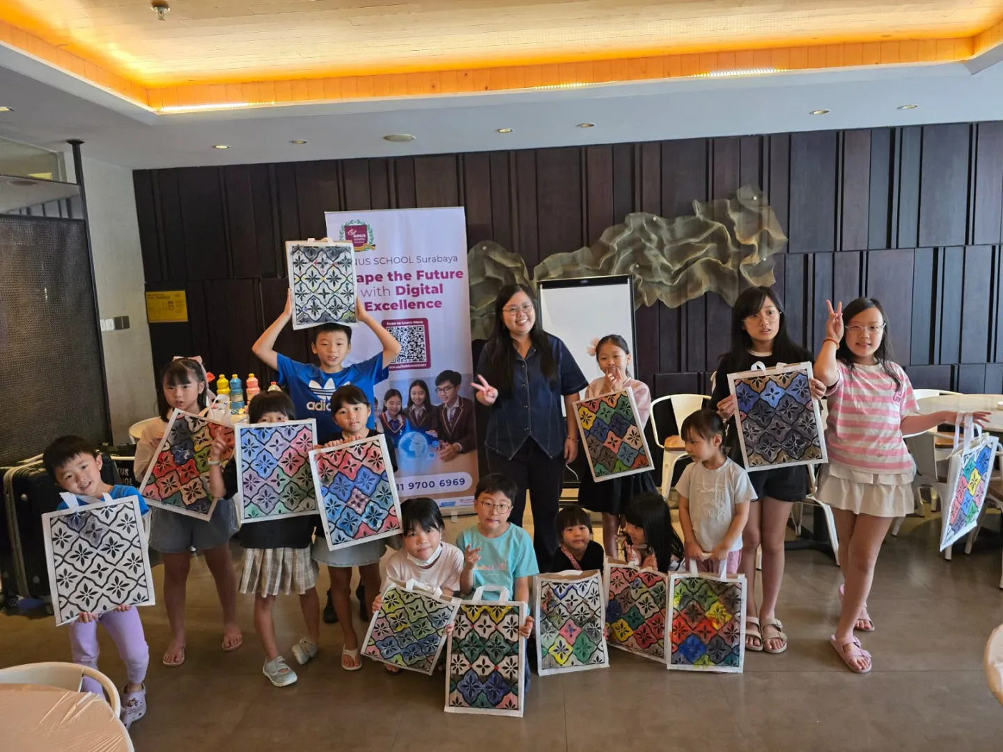 Swiss-Belinn Manyar Surabaya Gandeng Azarine Kids Gelar Kompetisi Mewarnai Anak