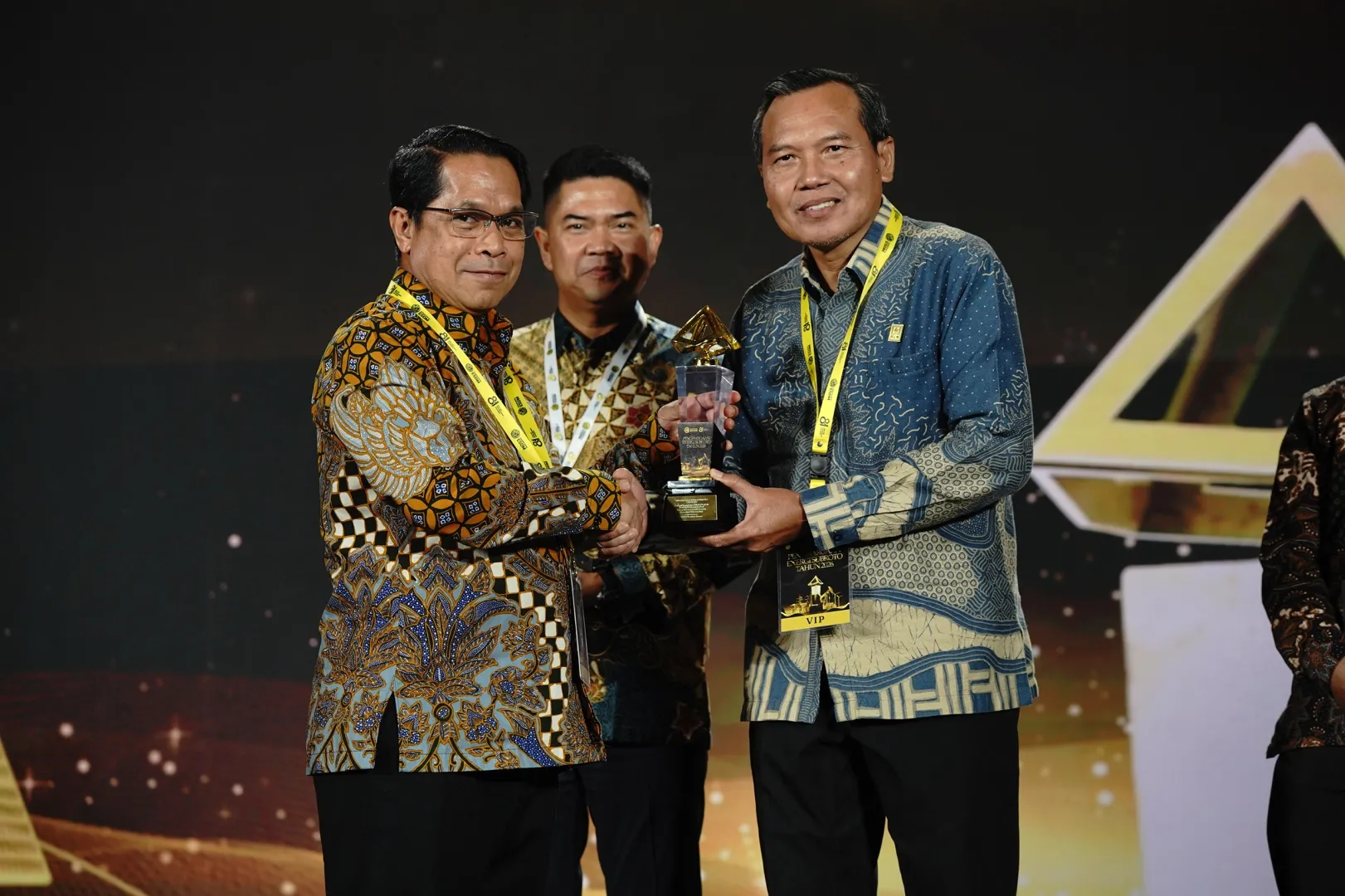 PLN Group Borong Dua Penghargaan di Ajang Energi Subroto 2026