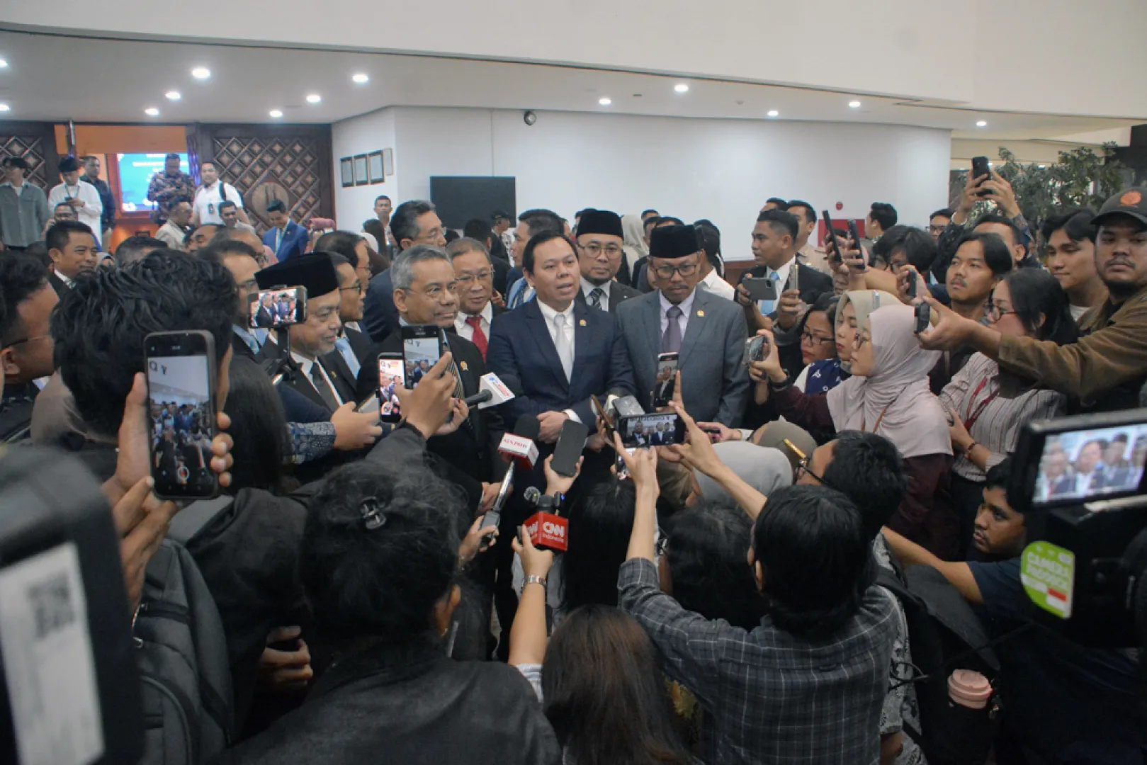 Suhsil Nazara Menkeu Baru  Ikuti Sidang Paripurna Luar Biasa DPD RI 