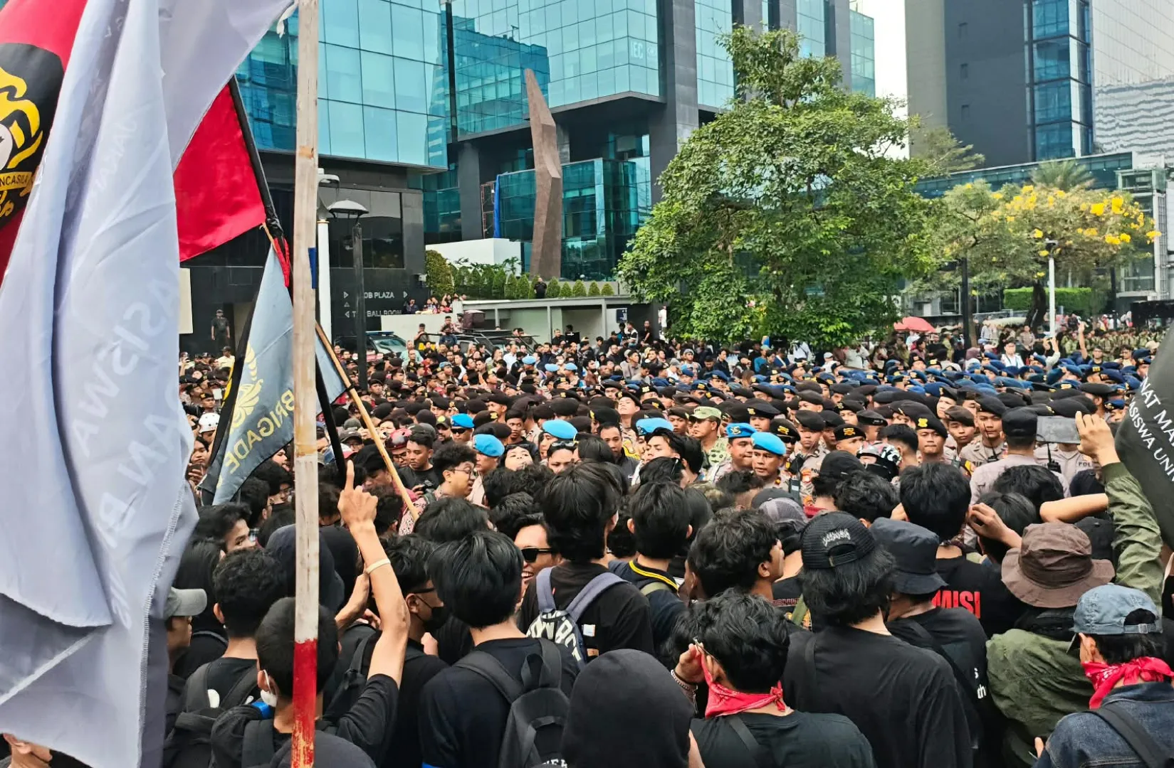 Sempat Larang Jurnalis Liput Demo di Bundaran HI, Polda Metro Sampaikan Maaf