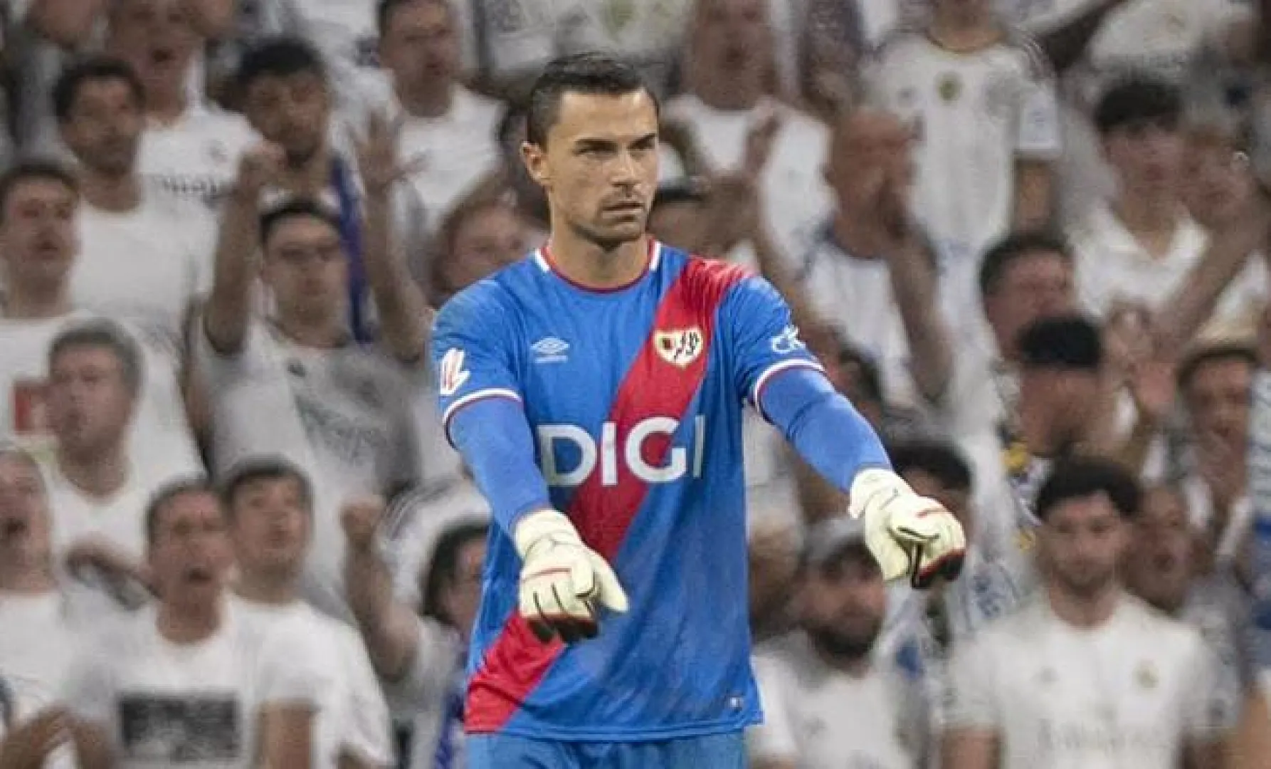 Emil Audero Unjuk Refleks di Bernabeu, Kiper Timnas Indonesia Hadapi Real Madrid