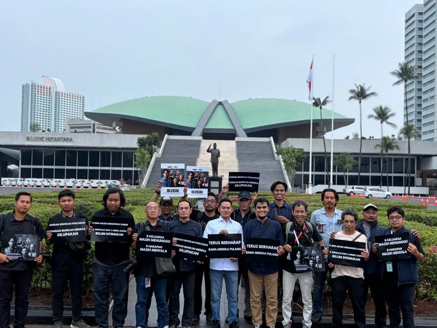 KWP Gelar Doa Bersama Bentuk Solidaritas untuk 5 Wartawan dan 3 ABK yang Hilang