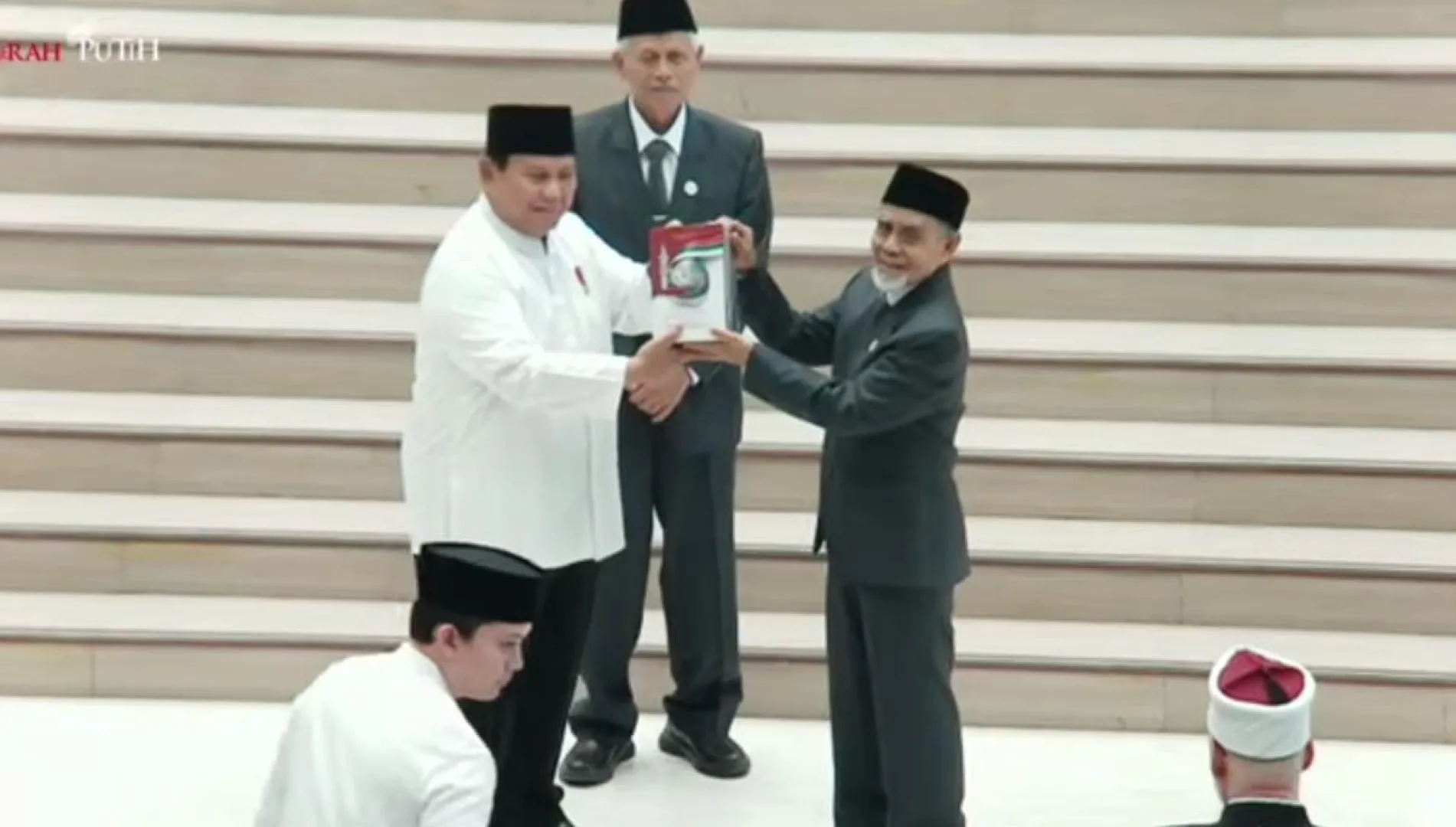 Prabowo Hadiri Syukuran Satu Abad Gontor, Kiai Hasan Ungkap Rasa Nyaman hingga Sejarah Pondok