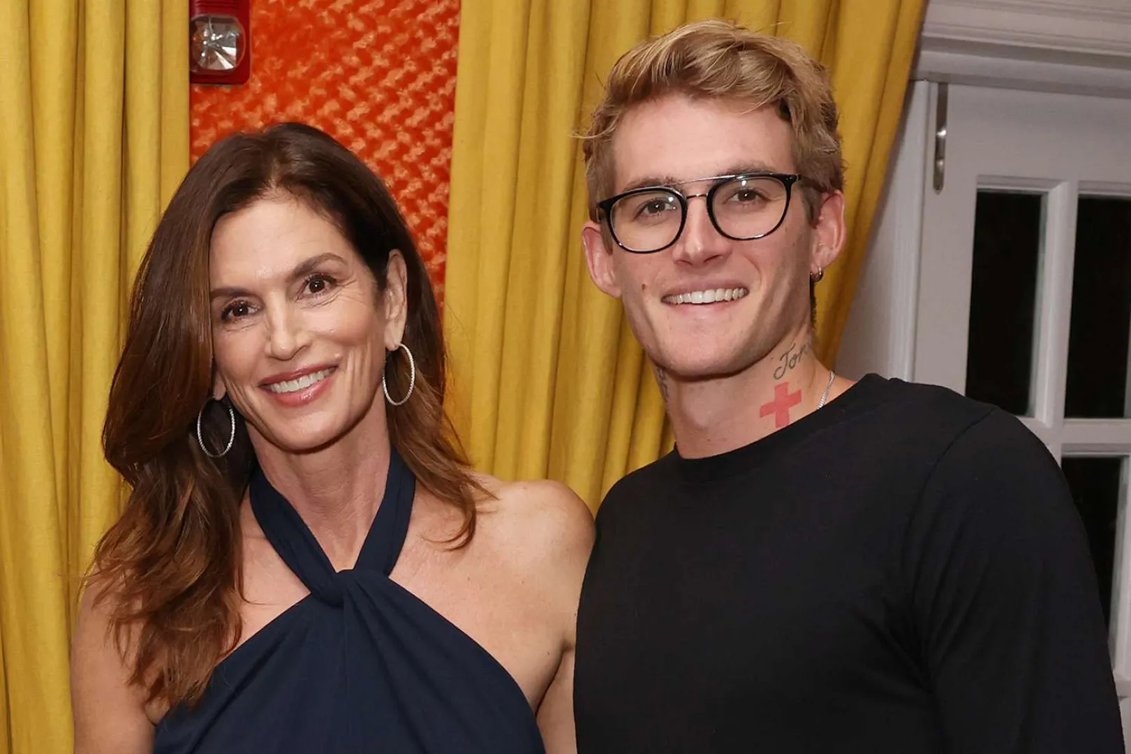 Putra Cindy Crawford Meninggal di Usia 27 Tahun, Polisi Selidiki Dugaan Overdosis