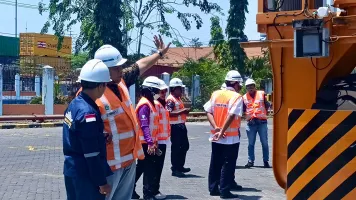 E-RTG Baru Terminal Petikemas Nilam Segera Beroperasi, KSOP Tanjung Perak Cek Kesiapan