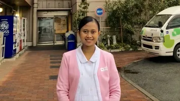 Ina Titi Sri Wulandari: Alumni Keperawatan UNAIR yang Menembus Karier Profesional di Jepang