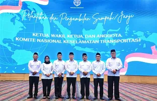 Lantik Ketua KNKT, Menhub: Tak Ada Kompromi untuk Keselamatan Transportasi