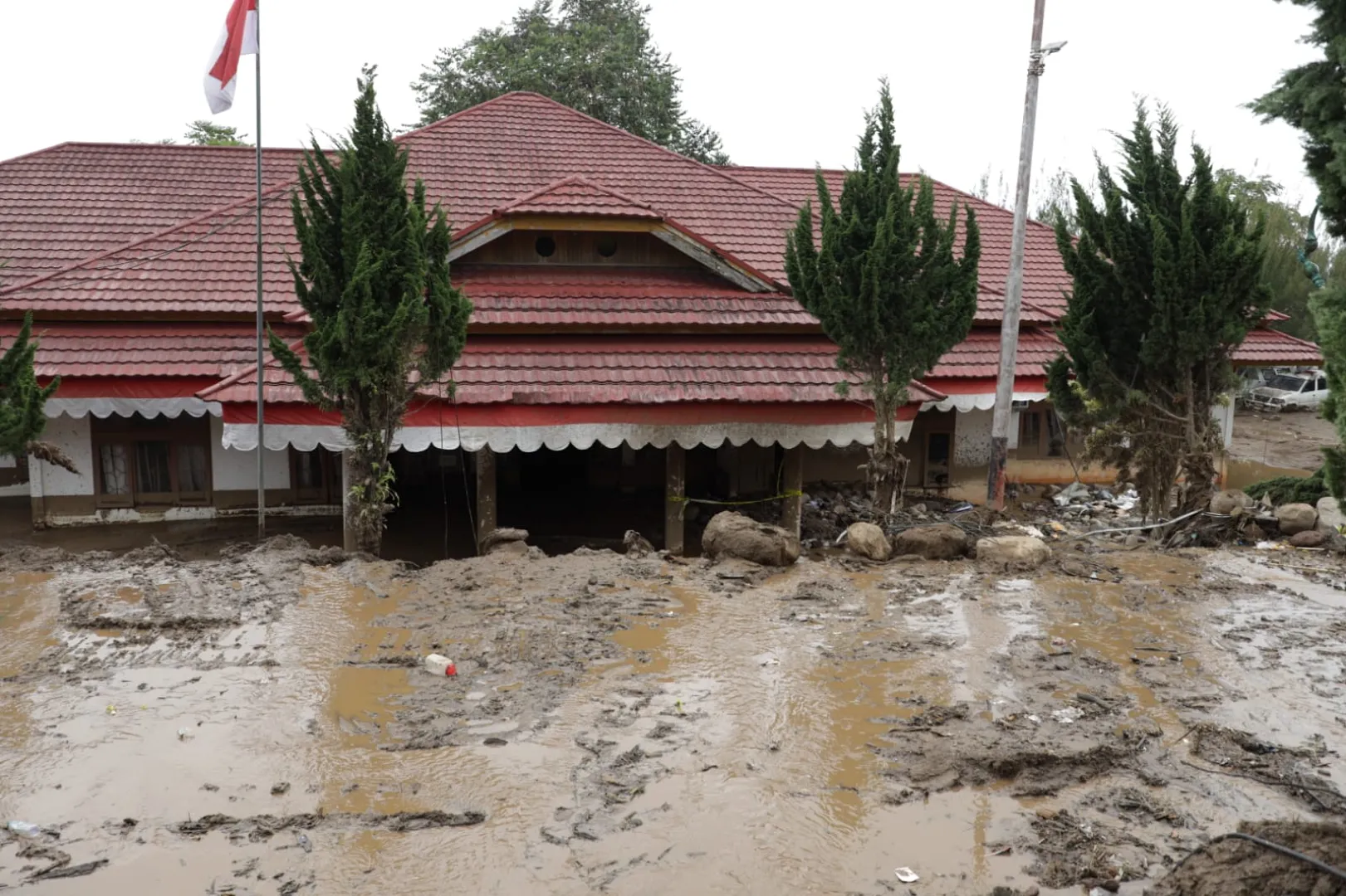 PU Percepat Pemulihan 14 Bangunan Perkantoran di Solok yang Terdampak Banjir Bandang 