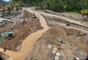 PU Buka Alur Sungai dan Perkuat Tebing Pascabanjir Tapteng
