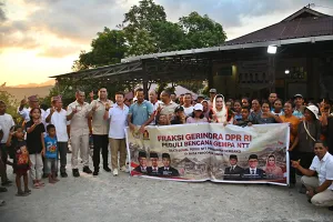 Salurkan 10.000 Paket Sembako dan Selimut, Novita Wijayanti Dorong Pemulihan Pascagempa NTT