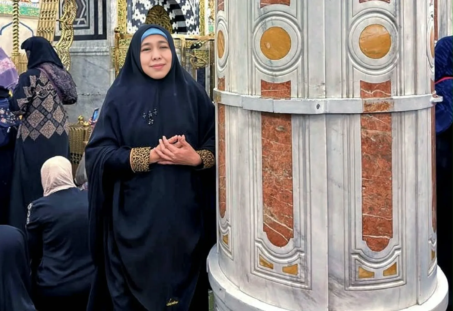 Khofifah Bersyukur Masuk Raudhah, Kenang Kisah Tiang Aisyah dan Doa untuk Orang Tua