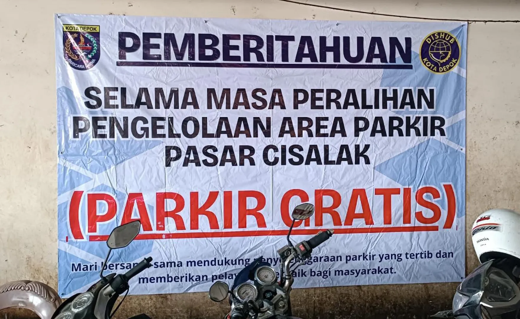 Warga Ngga Perlu Pusing, Parkir Pasar Cisalak Depok Gratis