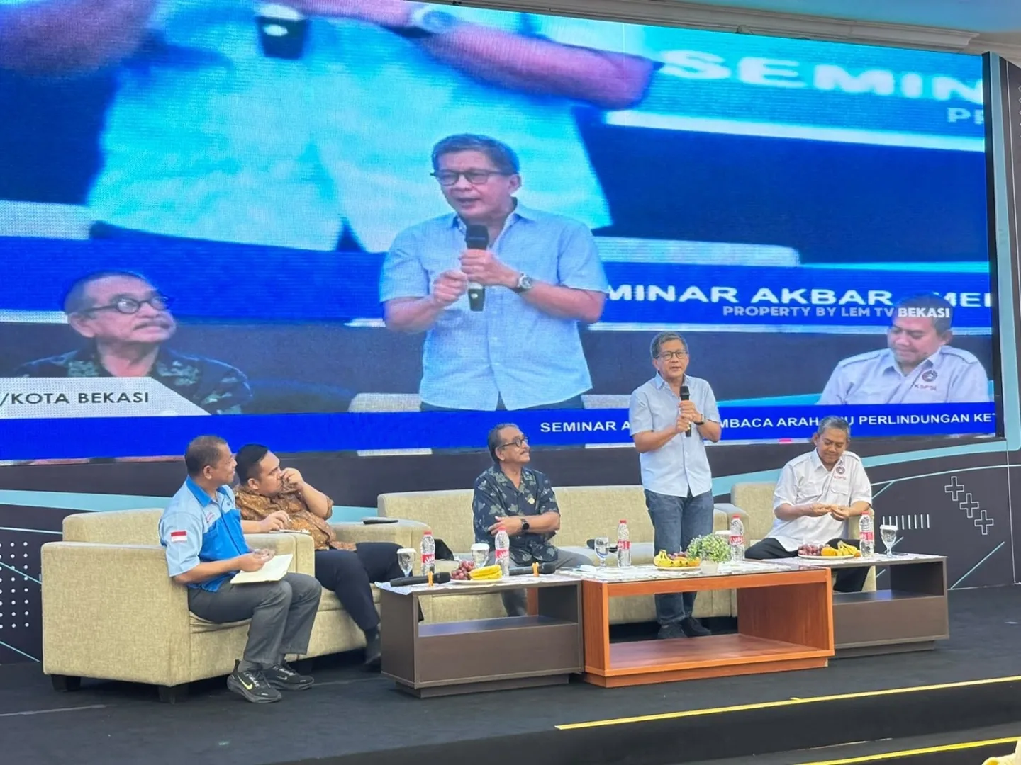 Rocky Gerung Dorong Buruh Kawal RUU Ketenagakerjaan hingga Tiap Pasal