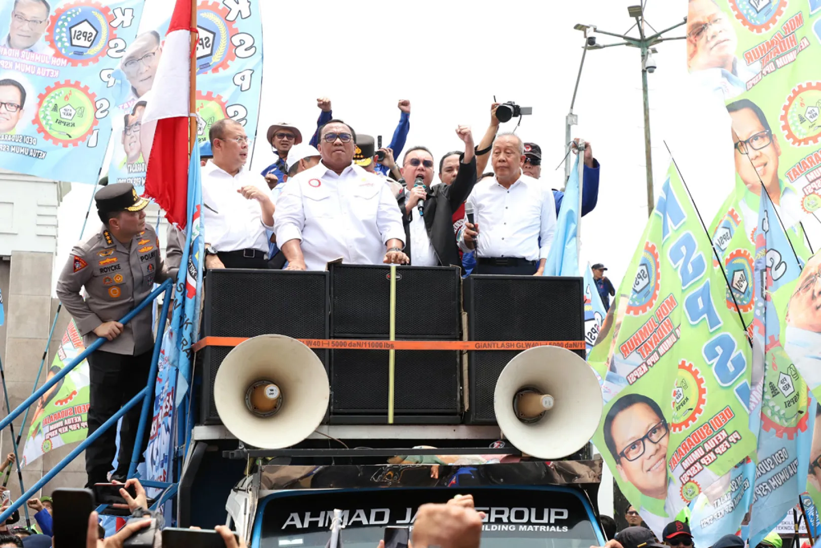 Pimpinan DPR Temui Demo Buruh