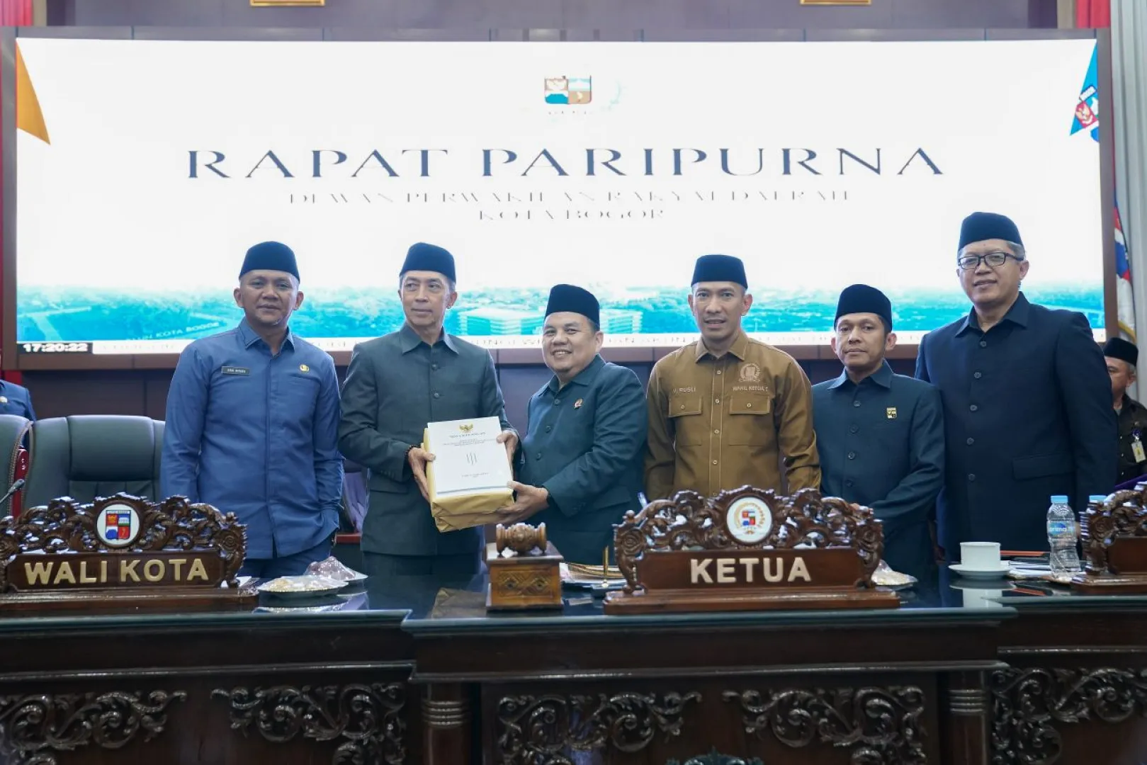 Sah! DPRD Bersama Pemkot Bogor Tetapkan Perda Pasar Rakyat & Adminduk Berbasis Teknologi