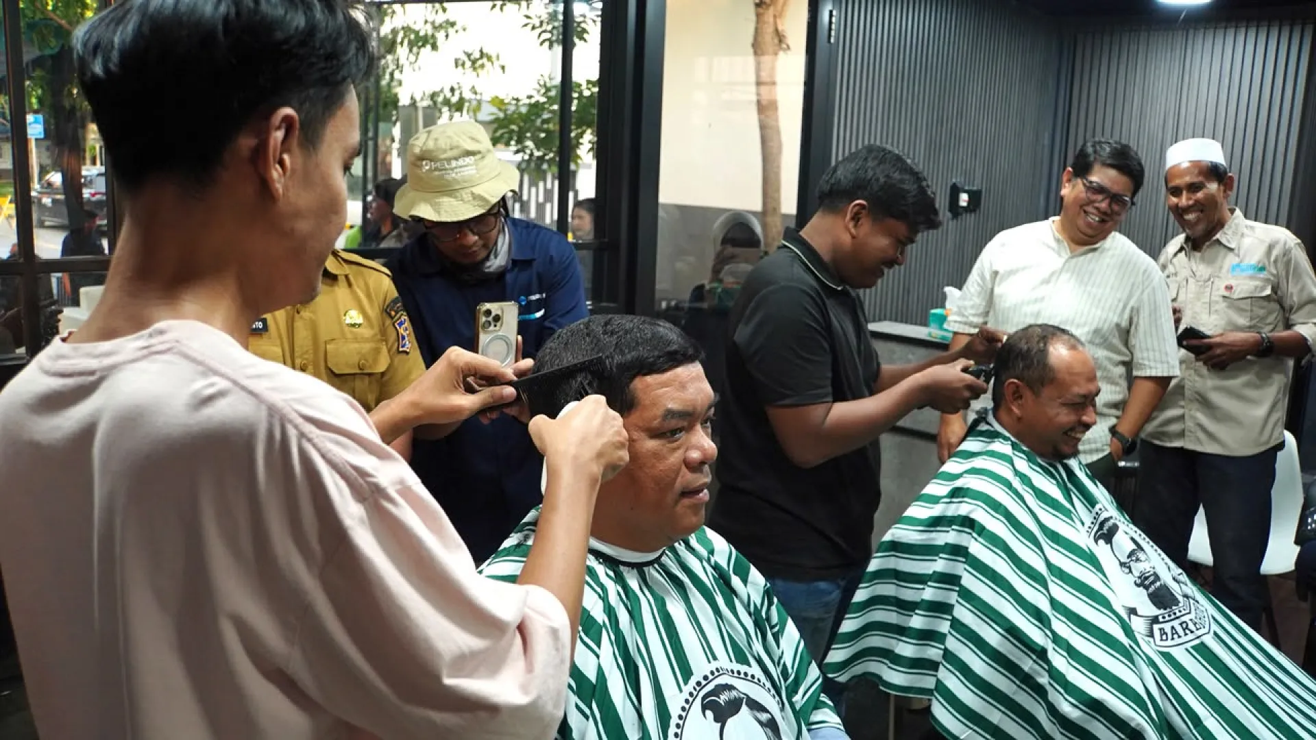 Lewat Lamong Cukur, Terminal Teluk Lamong Buka Peluang Kerja bagi Warga Sekitar Pelabuhan