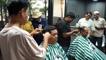 Lewat Lamong Cukur, Terminal Teluk Lamong Buka Peluang Kerja bagi Warga Sekitar Pelabuhan