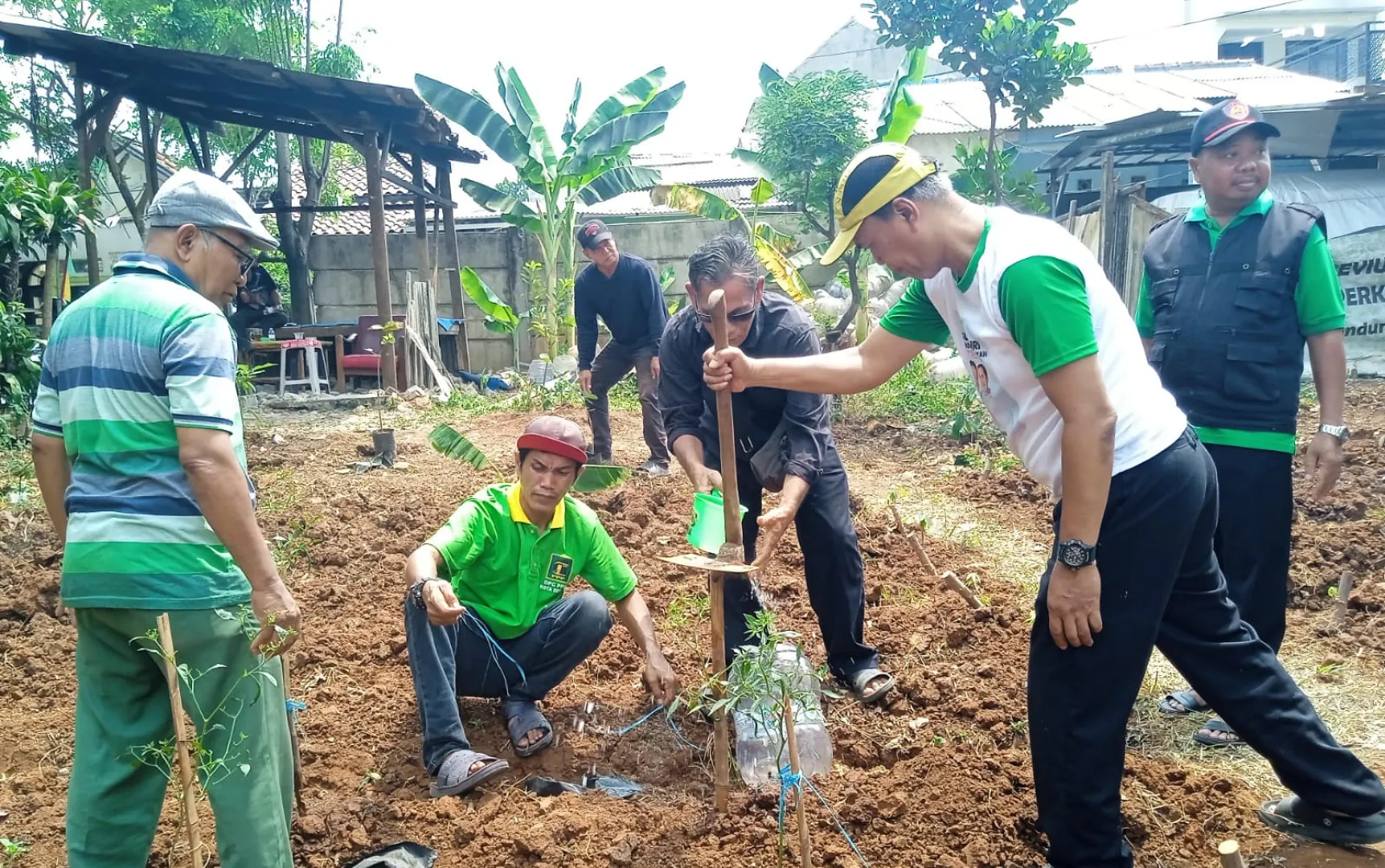 PPP Depok Tanam Pohon di Bekas TPS Liar, Wujudkan Lingkungan Lebih Asri