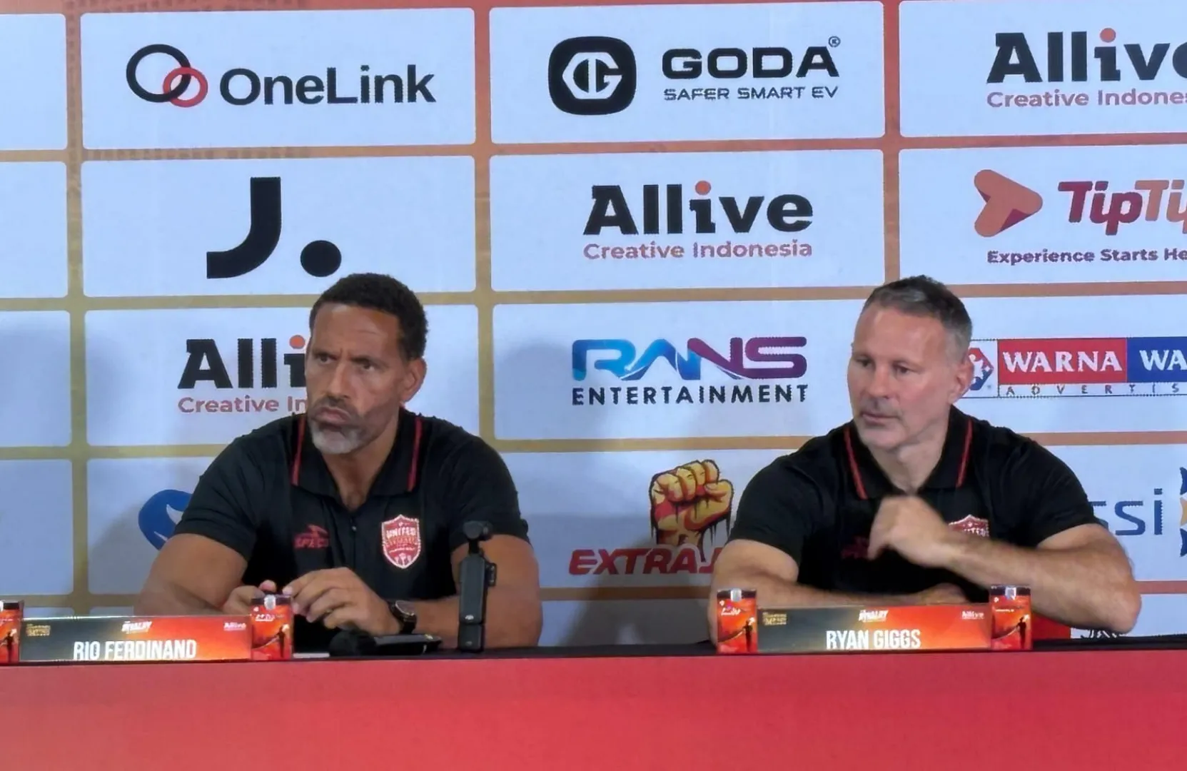 Soal Duel Legenda Arsenal vs Man United, Rio Ferdinand: Kami Ingin Menang!