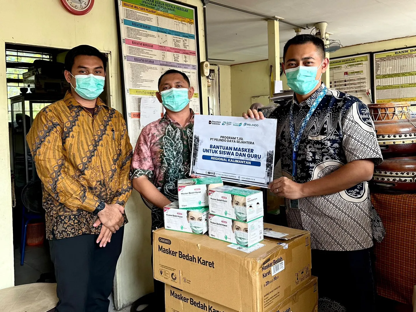 PDS Siapkan 650 Boks Masker untuk Siswa dan Guru Terdampak Kabut Asap di Kalimantan