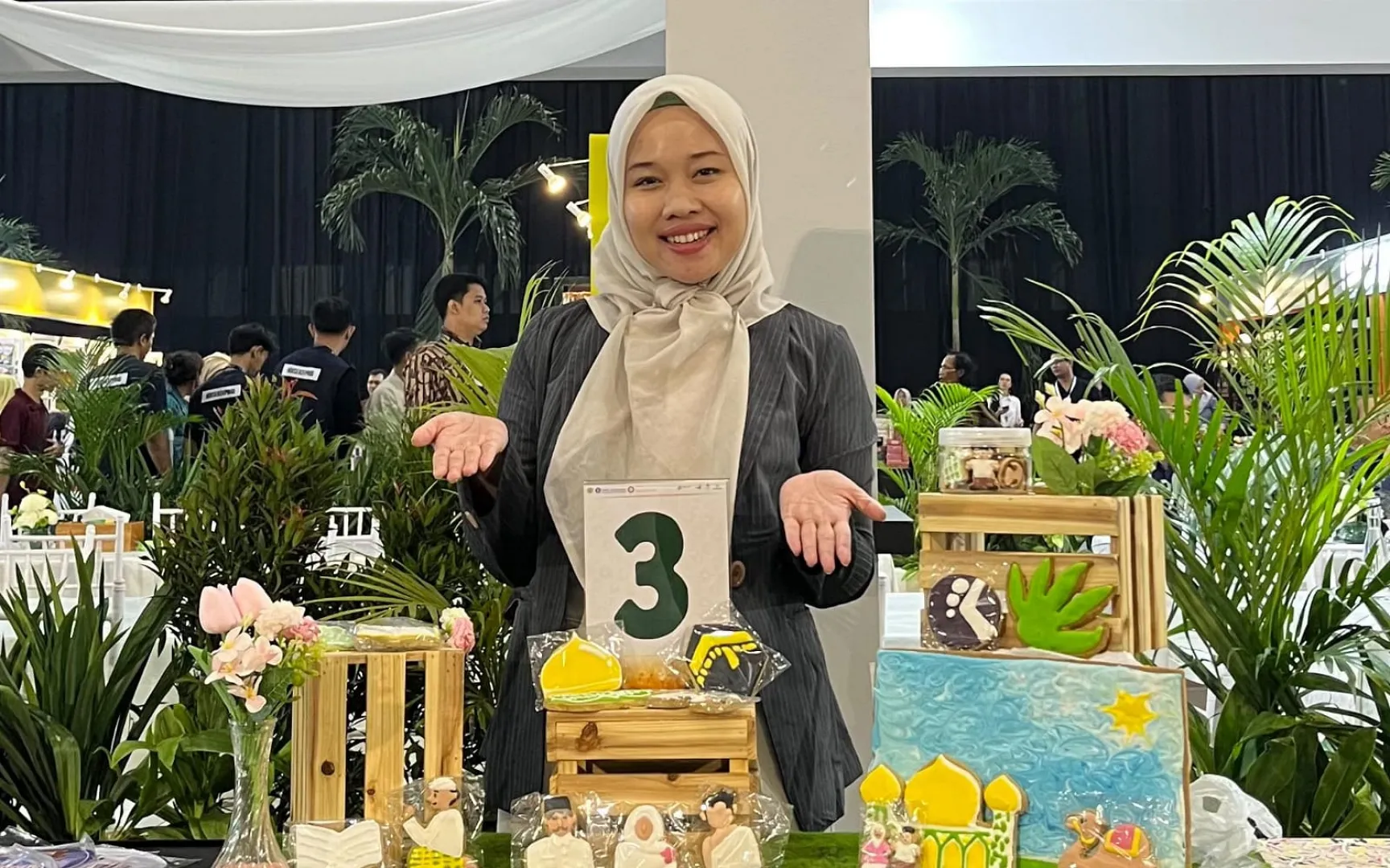 PoliMedia Lecturer Blends Cassava Leaves and Islamic Heritage in Culinary Art at ISEF 2026