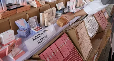 BPOM Bongkar Pabrik Kosmetik Ilegal di Mojokerto, Nilai Barang Tembus Rp16 Miliar