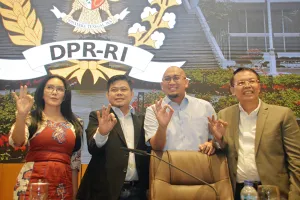  Dialektika Demokrasi tema: "Mengupas' Dua Tahun Pemerintahan Prabowo, Kebijakan yang Berpihak pada Rakyat, Ekonomi Kuat, hingga Kemandirian Nasional"